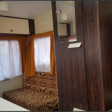 Chez Josette Caravane Le Sorbier Lascaux Camping *