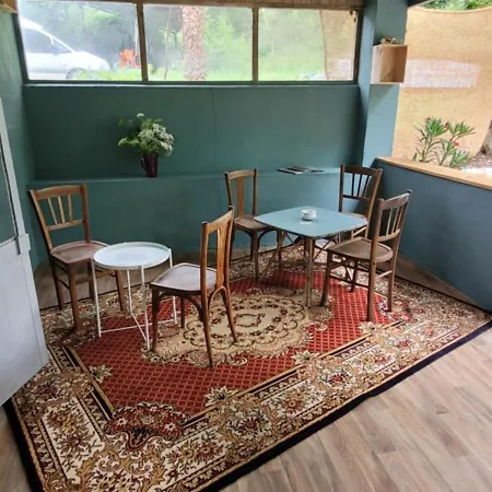 Chez Josette Caravane Le Sorbier Lascaux