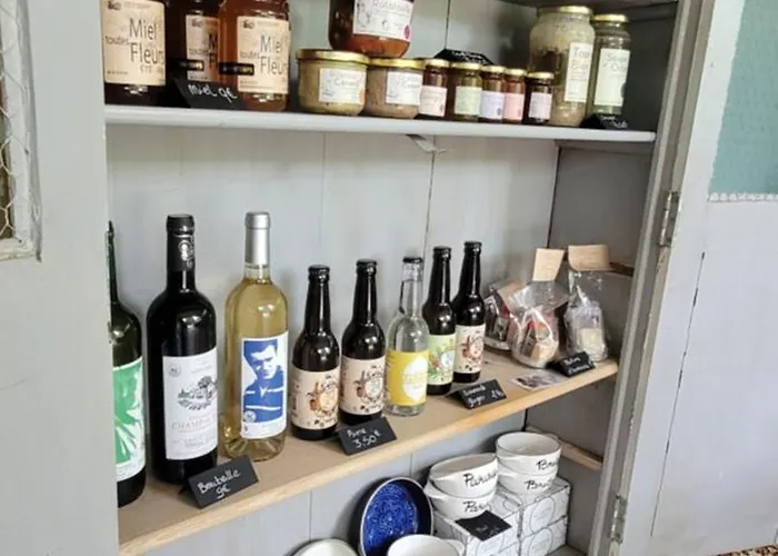 Chez Josette Caravane Le Sorbier Lascaux Campeggio *